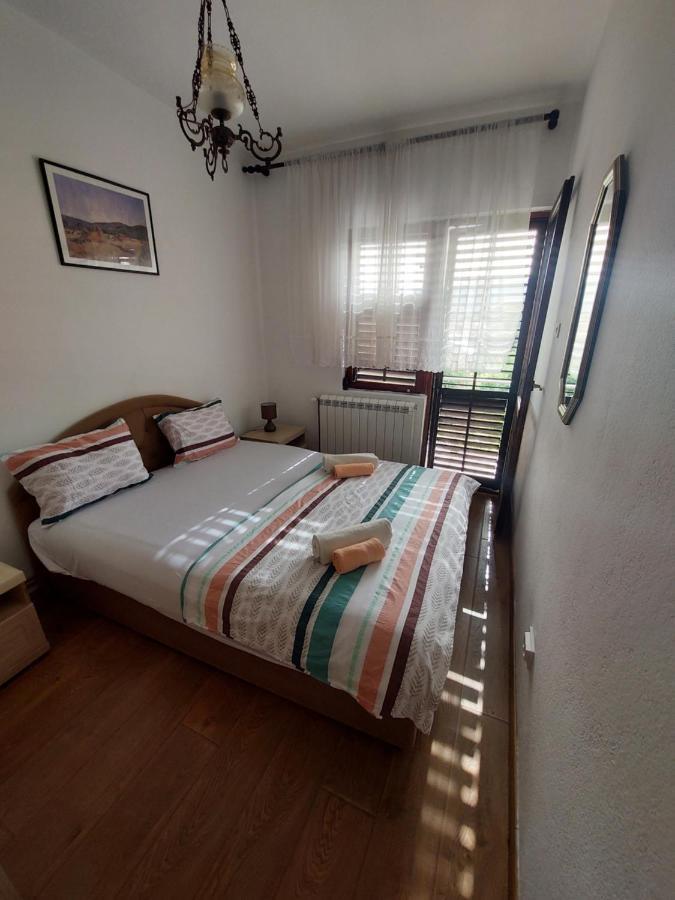 Holiday Home Milanovic 采蒂涅 外观 照片