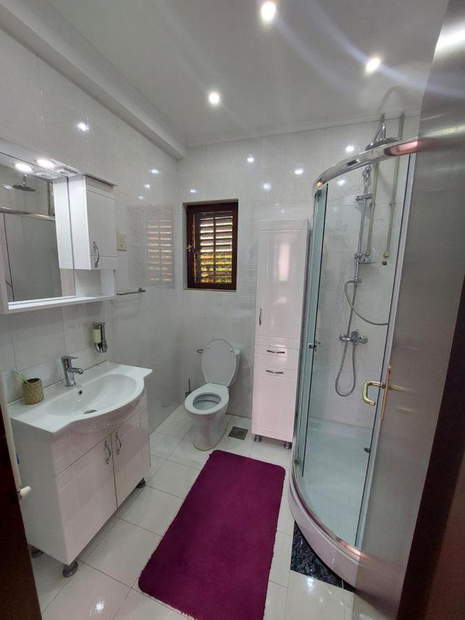 Holiday Home Milanovic 采蒂涅 外观 照片