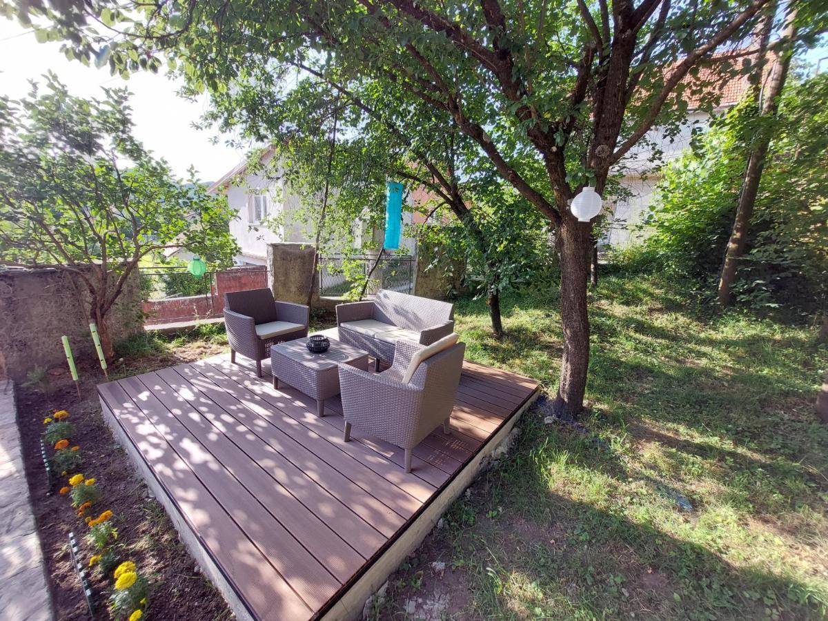Holiday Home Milanovic 采蒂涅 外观 照片