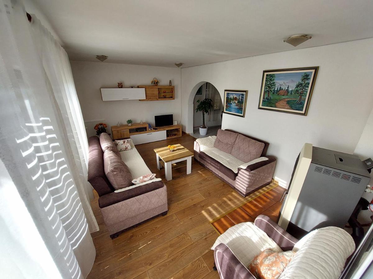 Holiday Home Milanovic 采蒂涅 外观 照片
