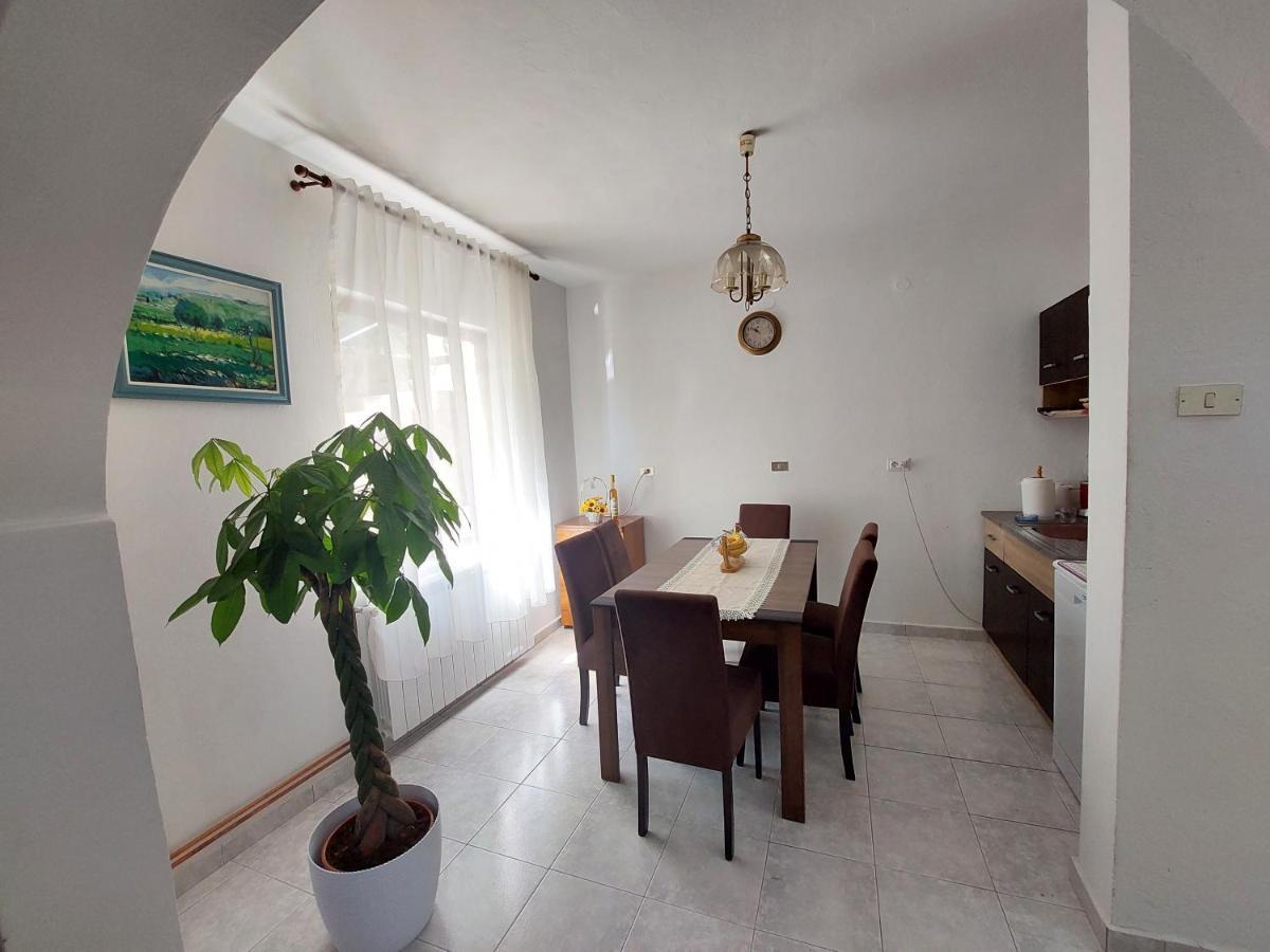 Holiday Home Milanovic 采蒂涅 外观 照片